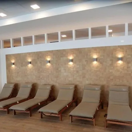 Lägenhet Rezidence Moser-free Parking Garage *